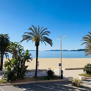 T2 Front De Mer 2pers 1 Minute De La Plaget2 De 44 M2 Plus Terrasse 16m2 , Vue Mer Panoramique Et En Face De La Plage Cet Refait A Neuf Beneficie D'un Confort Et D Un Equipement Optima Cet Est Ideal Pour 2 Personnes Avec Sa Ch Appartement